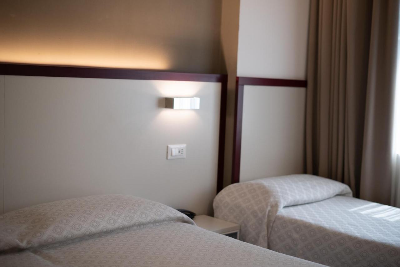 Hotel Centrale Mestre Luaran gambar