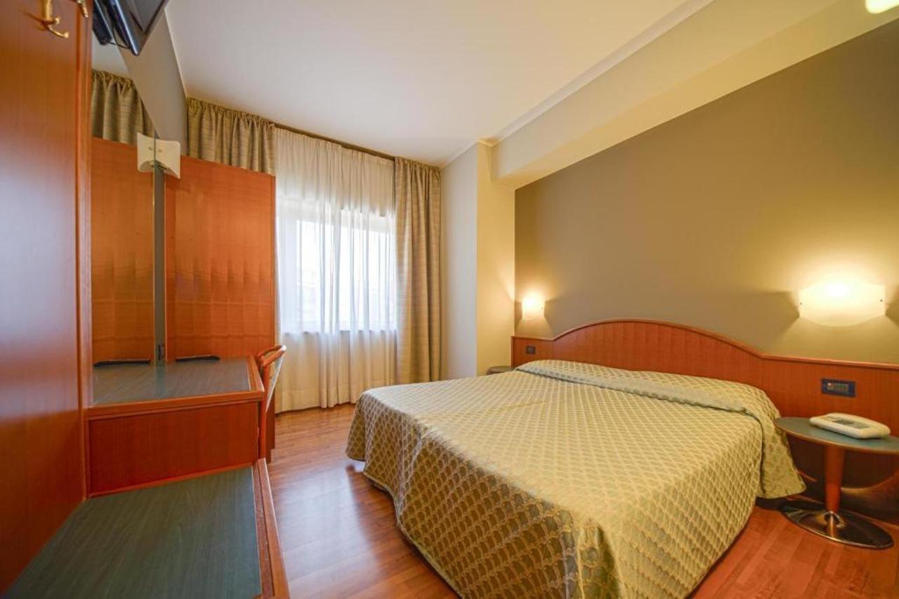Hotel Centrale Mestre Luaran gambar