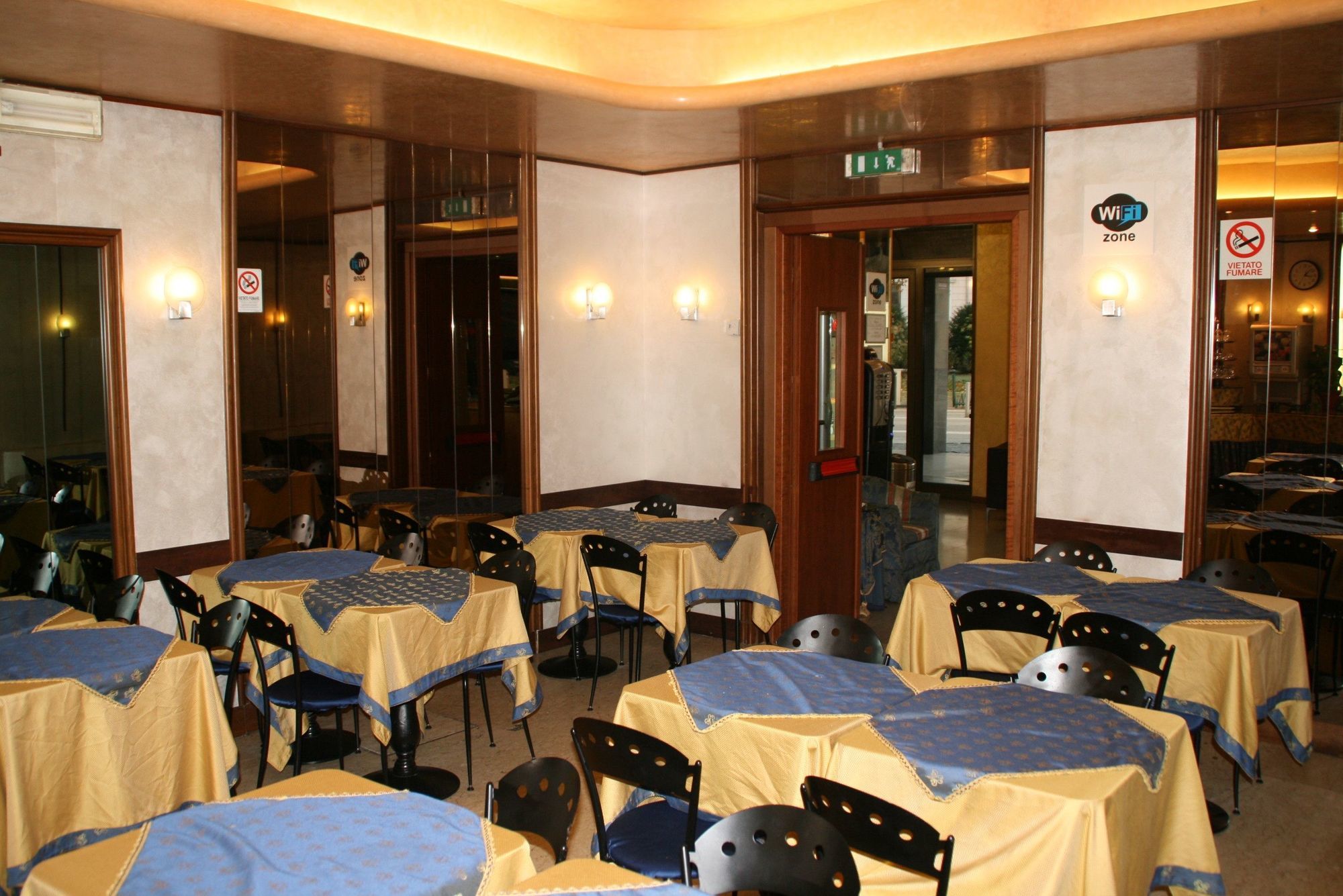 Hotel Centrale Mestre Luaran gambar