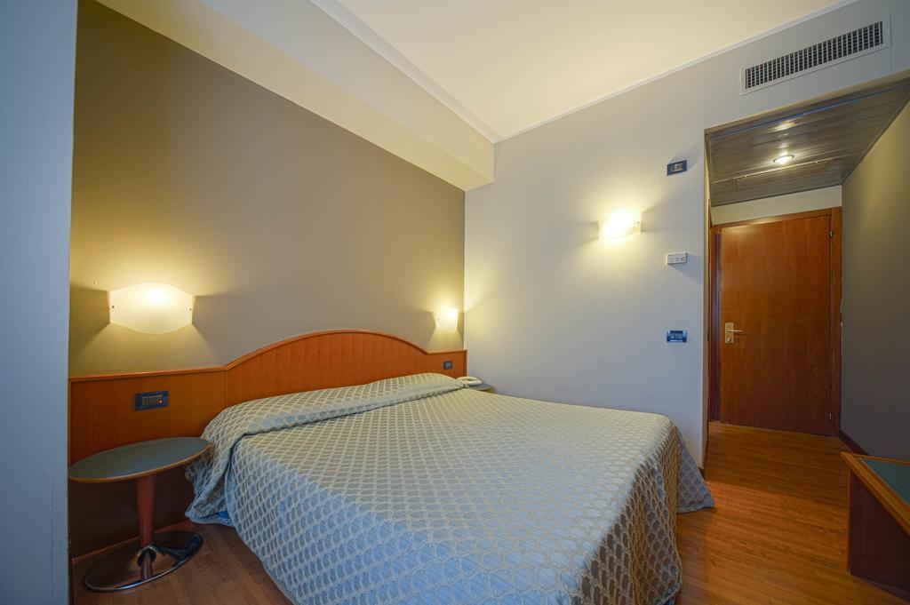 Hotel Centrale Mestre Luaran gambar