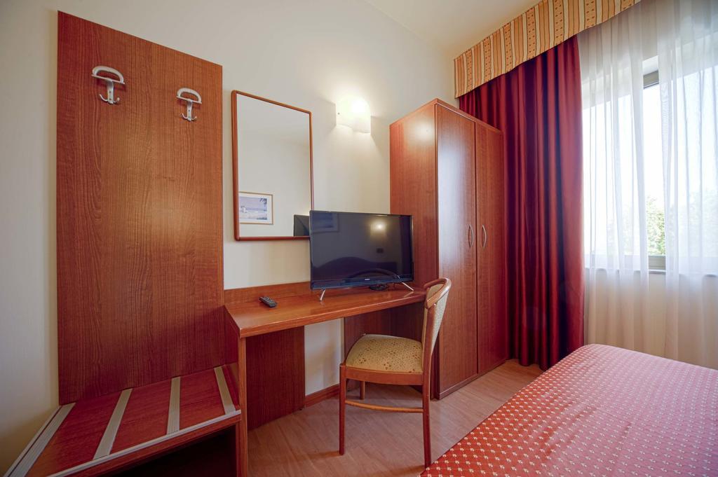 Hotel Centrale Mestre Luaran gambar
