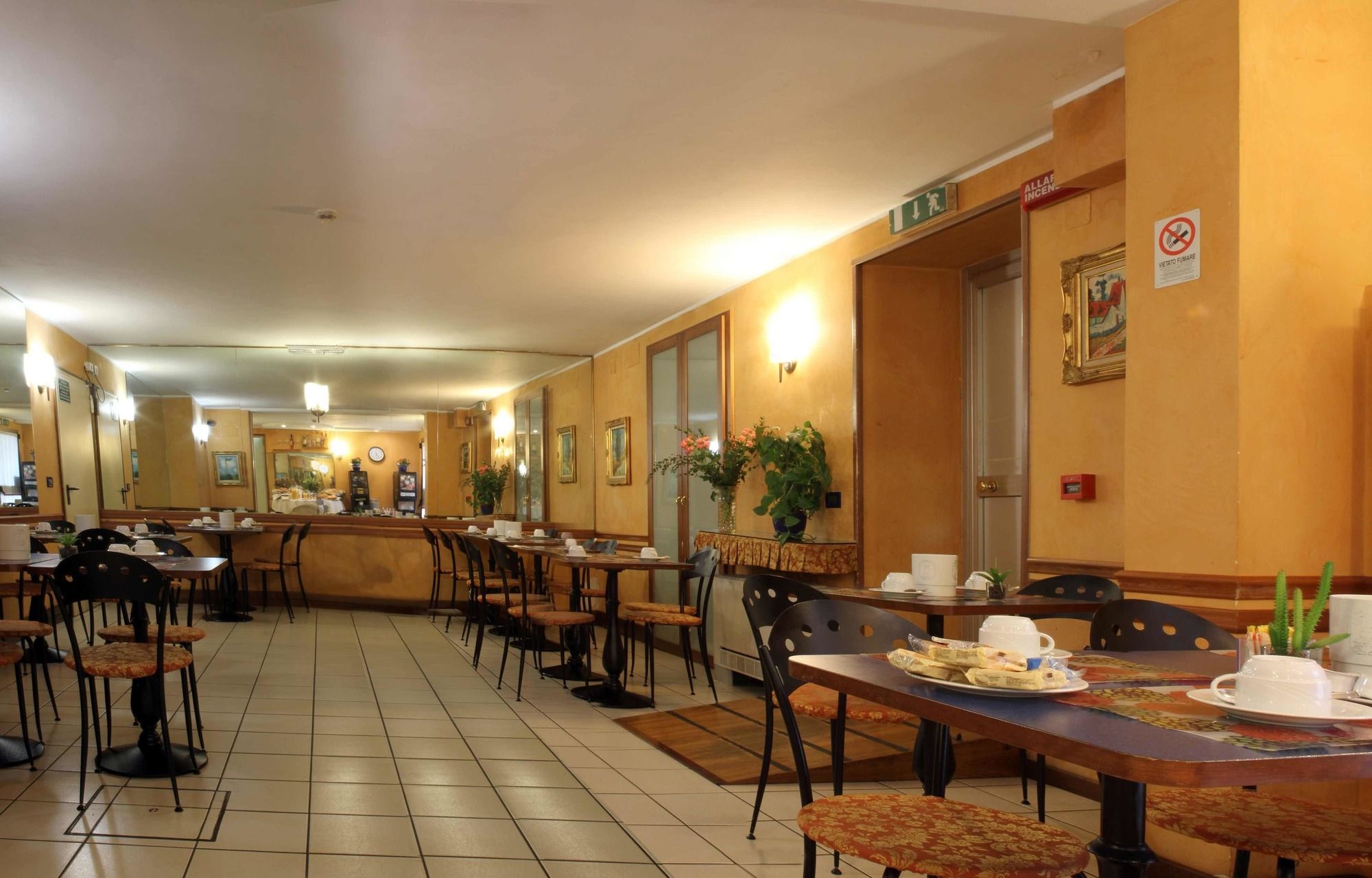 Hotel Centrale Mestre Luaran gambar