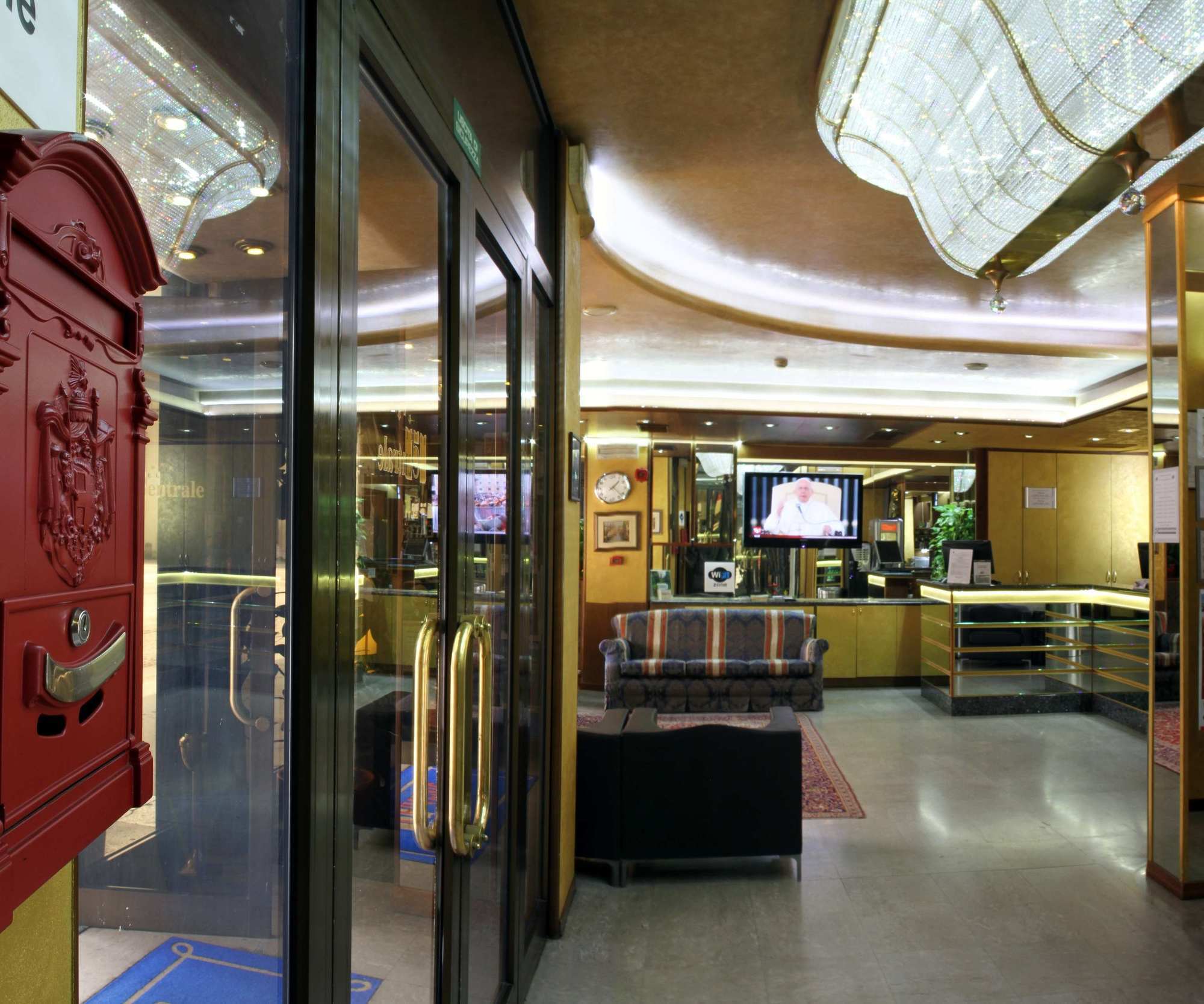 Hotel Centrale Mestre Luaran gambar